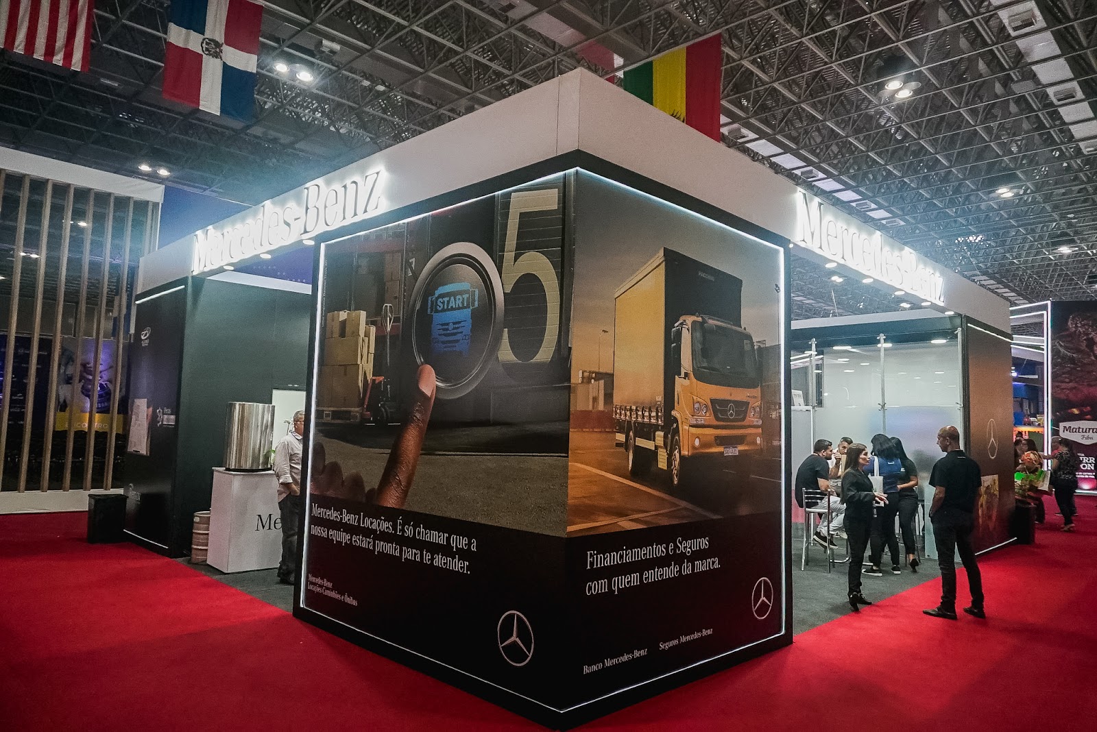 Estande da Mercedes-Benz